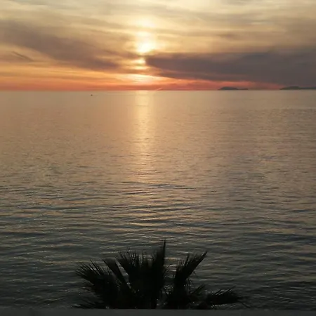 Mirasol Apartment *