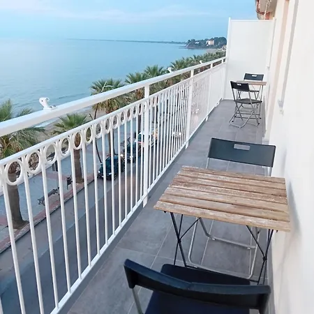 Mirasol Apartment *